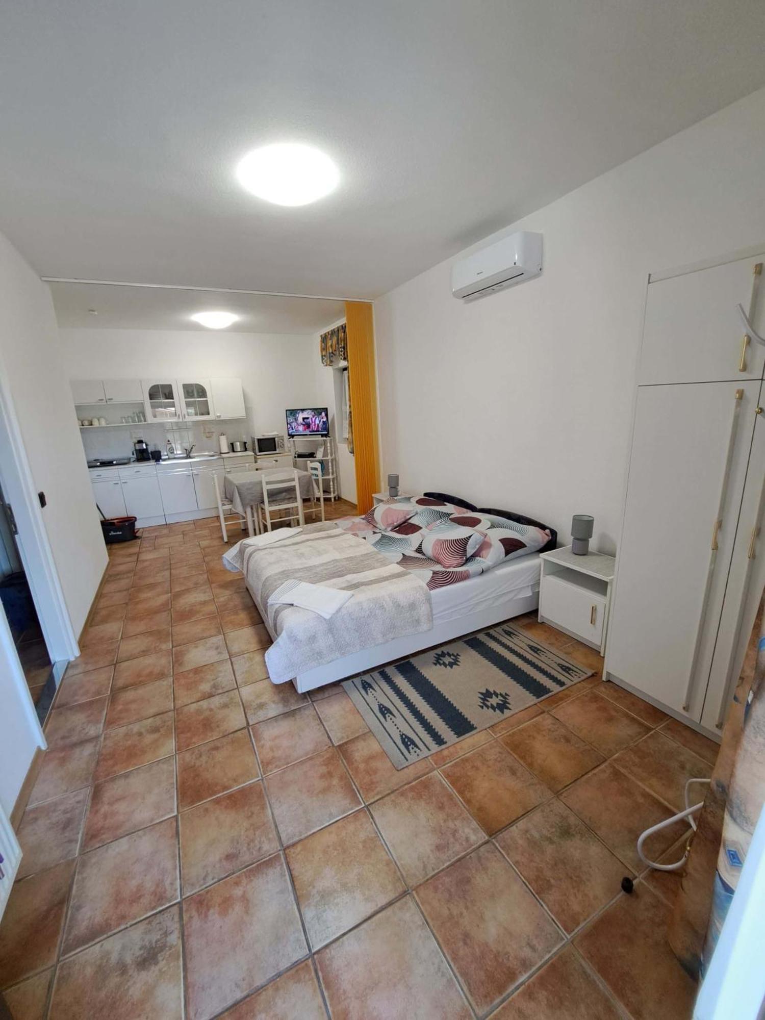 Istvan Apartmanok Keszthely Luaran gambar